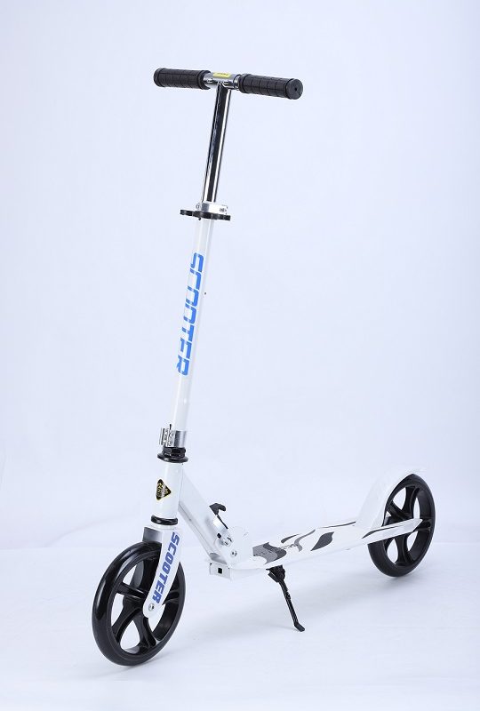 Trotinet beli