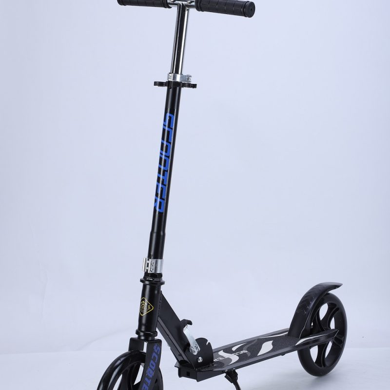 Trotinet crni